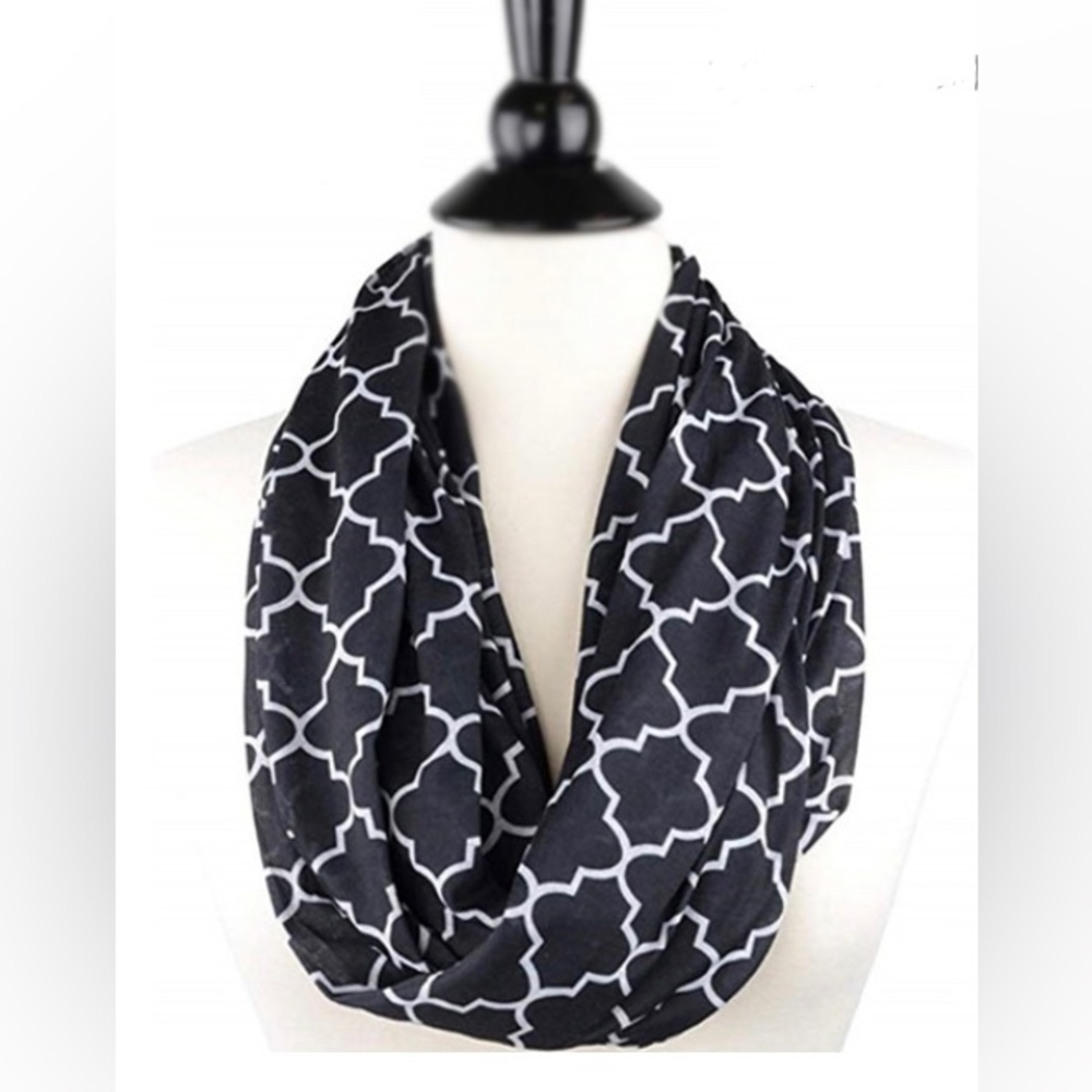 Scarf with hidden pocket